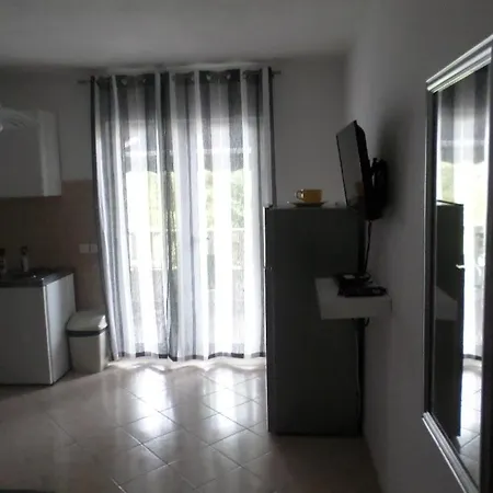 Apartments Gordana Primosten Exterior photo